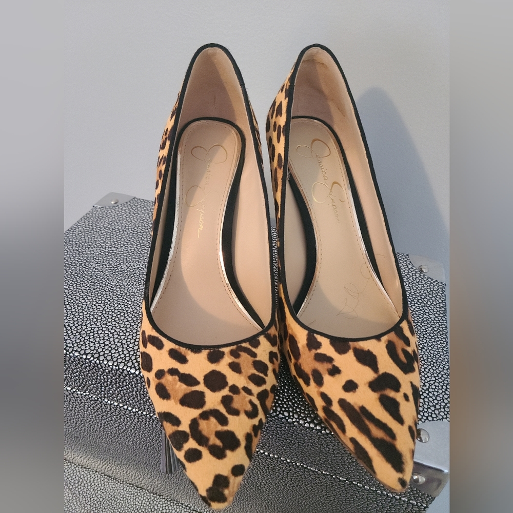 Gently worn Jessica Simpson animal print pumps